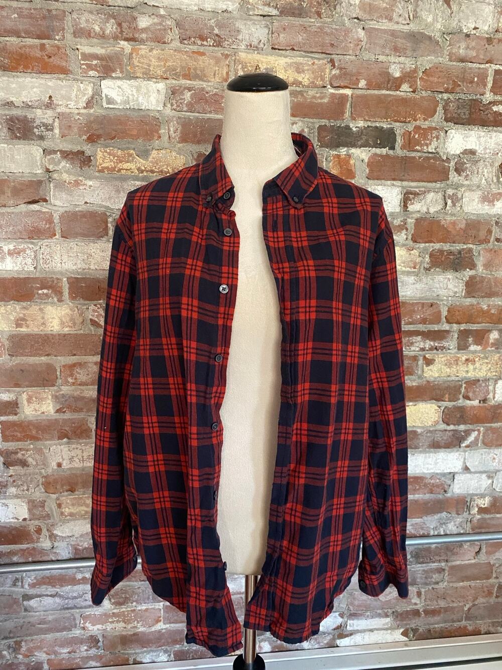 Cotton & Co Black and Red Plaid Flannel Button Down Shirt - Size Large